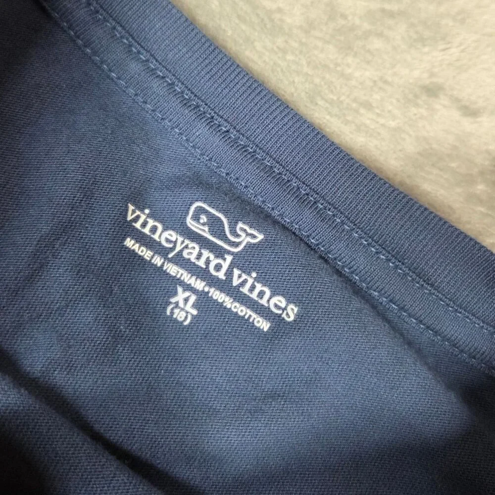 Vineyard Vines Top Girls Youth XL Navy Blue Valentines Day Whale Pocket Tee